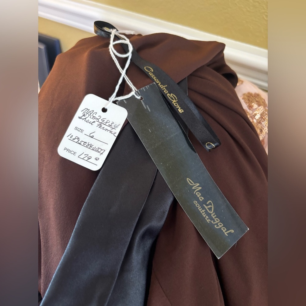 Cassandra Stone for Mac Duggal Chocolate Brown Deep V Bubble Hem Dress - Picture 4 of 5